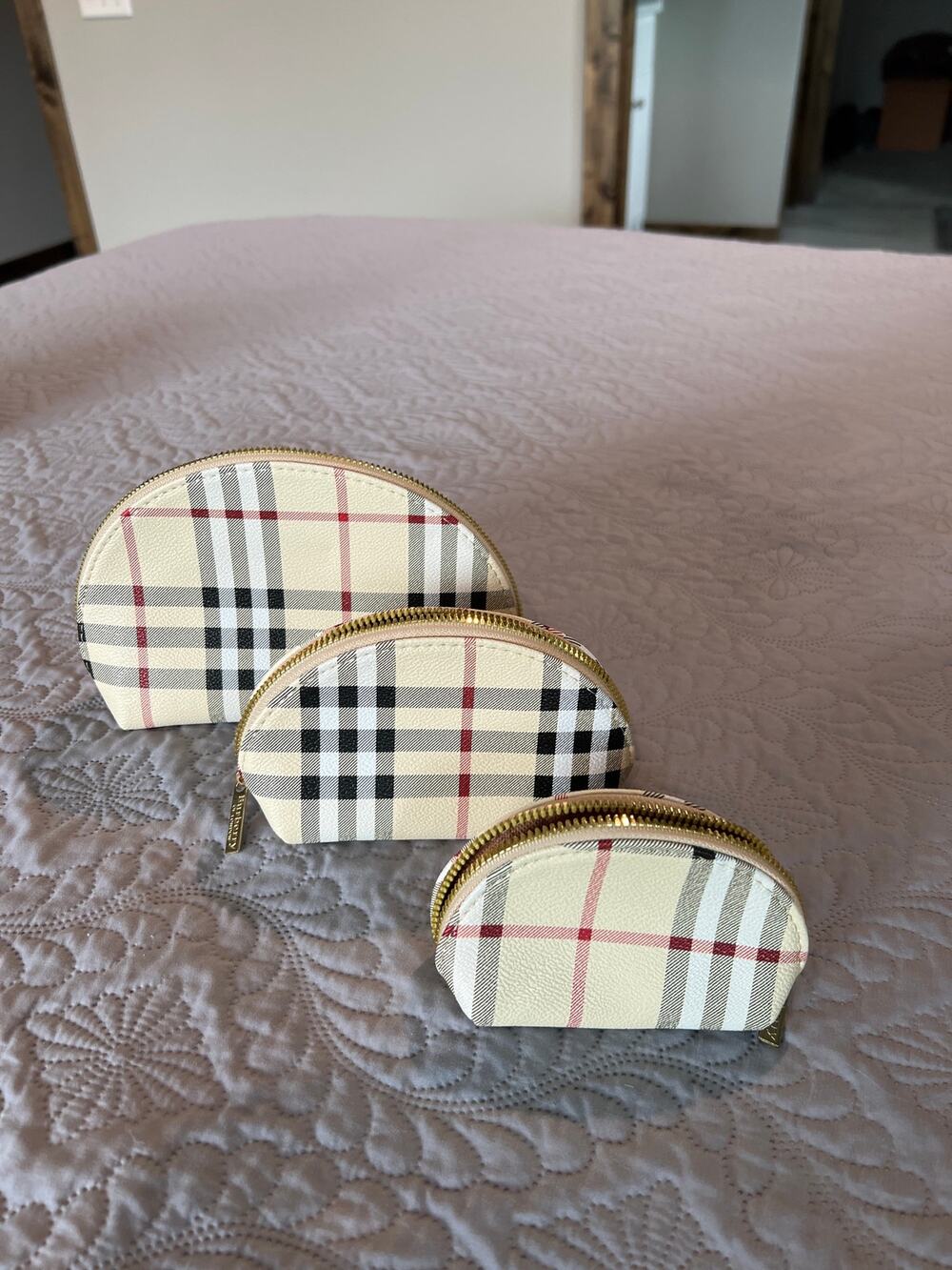 NWOT 3 piece plaid nesting cosmetic/purse  pouches